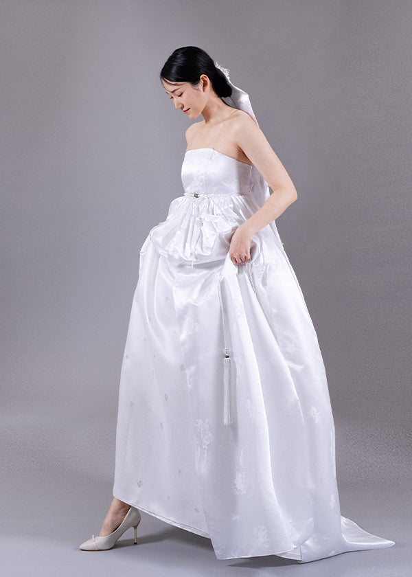 modern hanbok inspired wedding dress White Reverie Hanbok Dress for Wedding, Complete set