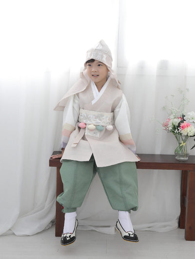 우리의 kids hanbok은 추석, 학교행사, 결혼식 등 다양하게 활용하실 수 있습니다