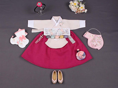 Cherry baby girl hanbok with a whole ton of hanbok accessories that can make your hanbok into a pretty dolbok. 