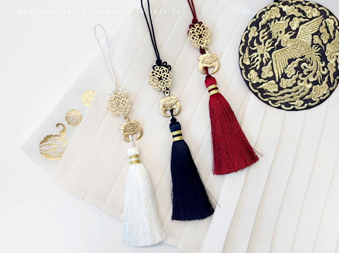 Tiger Claw Tassel Norigae (3 Colors) – Joteta Korean Online Shop