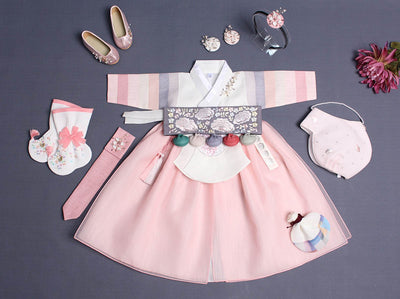 Beauty baby girl hanbok in ivory & coral pink is great for Dol or any other event. Pictured is the entire hanbok plus accessories which you can purchase here on Joteta.