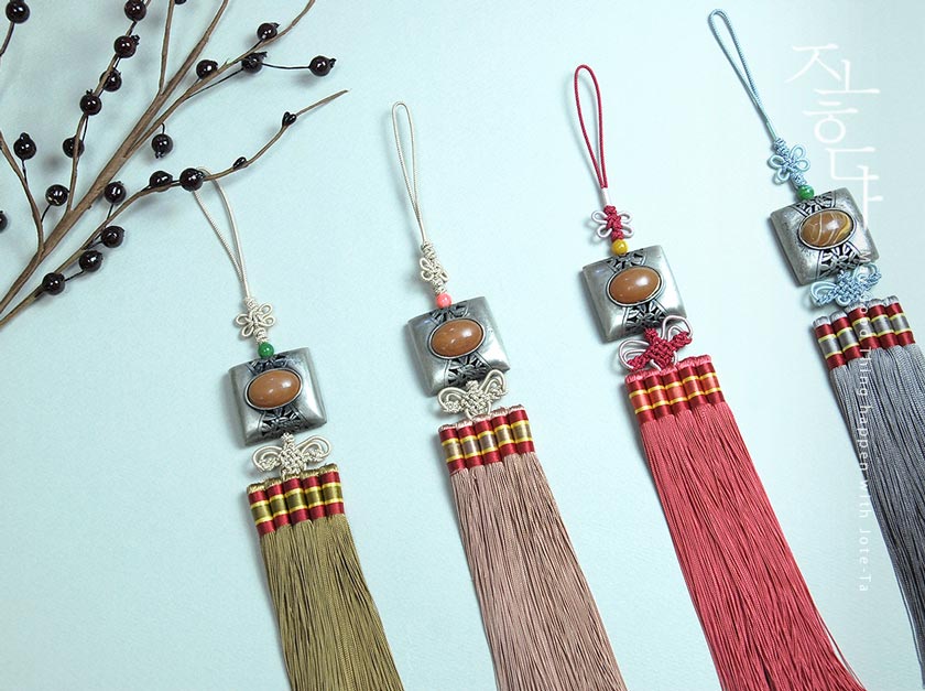 Traditional 5x Tassel Norigae (4 colors) – Joteta Korean Online Shop